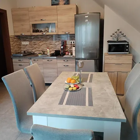 Vár-lak Apartahotel