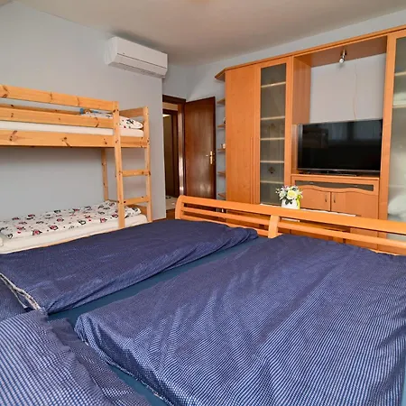 Apartahotel Vár-lak *